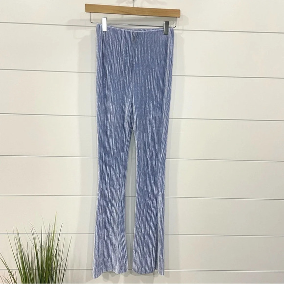 Urban Outfitters Rosie Velvet Plisse Flare Pants Size Small - Picture 2 of 10